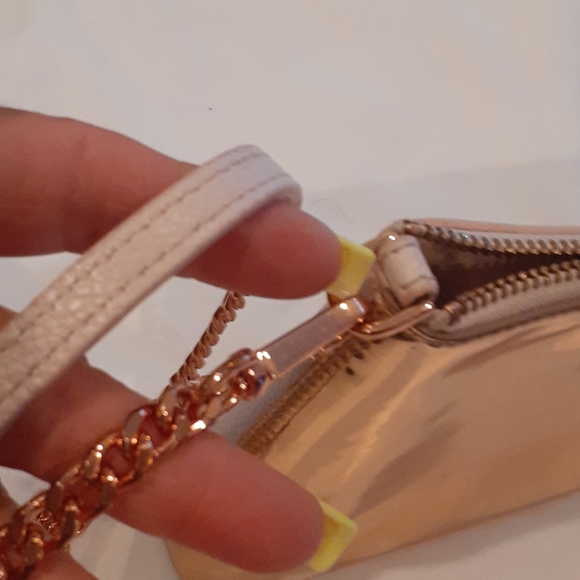 Ted Baker metallic leather crossbody bag. - Picture 7 of 8